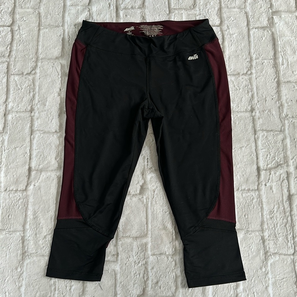 Avía Black and Purple Women’s Activewear Leggings Capris Size Size M